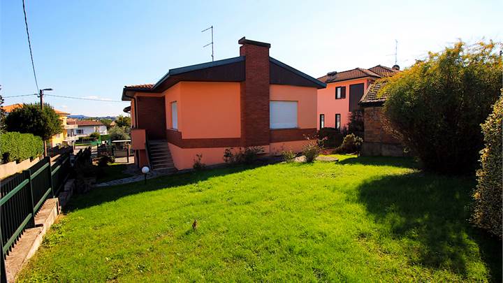 Villa for sale in Villa Guardia