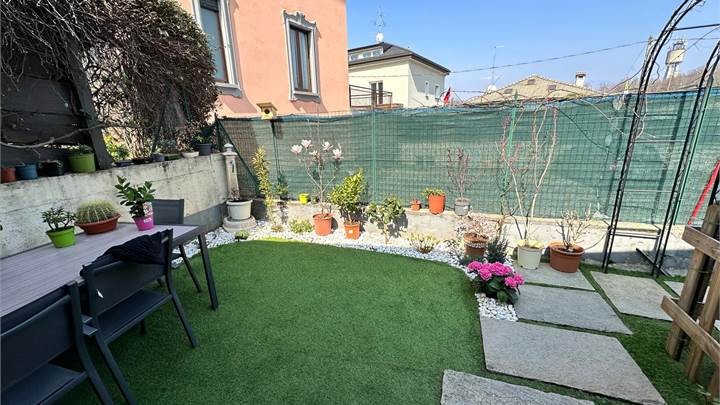 Appartamento indipendente con giardino.