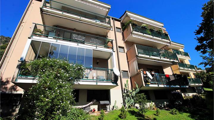 APPARTAMENTO CON GIARDINO PRIVATO E POSTO AUTO COPERTO